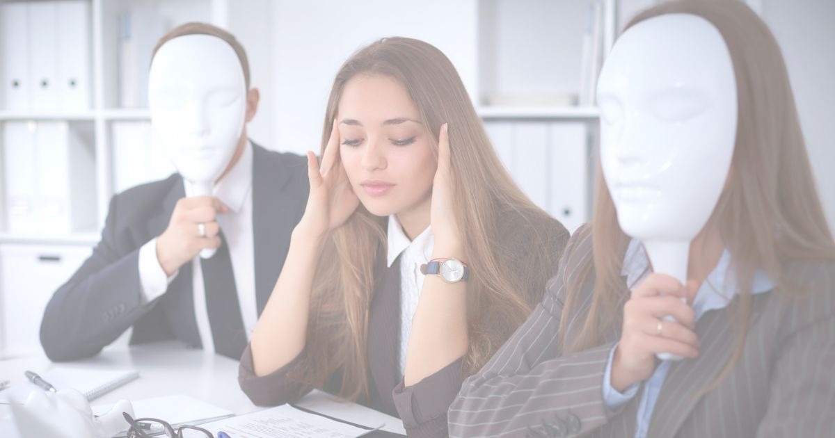 無法接受別人的讚美?心理師帶你看見「冒牌者症候群」的 3 個跡象